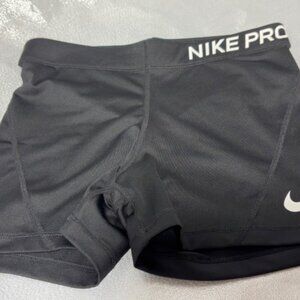 NIKE PRO WOMEN'S DRI FIT BLACK ATHLETIC SHORTS MEDIUM